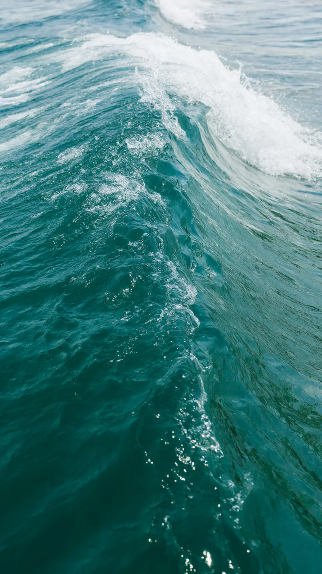 Wave Crest Macro in Teal