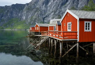 Lofoten Red Cabins by the Sea