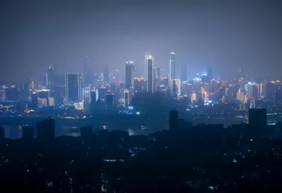 Cyberpunk Skyline ในสายหมอก