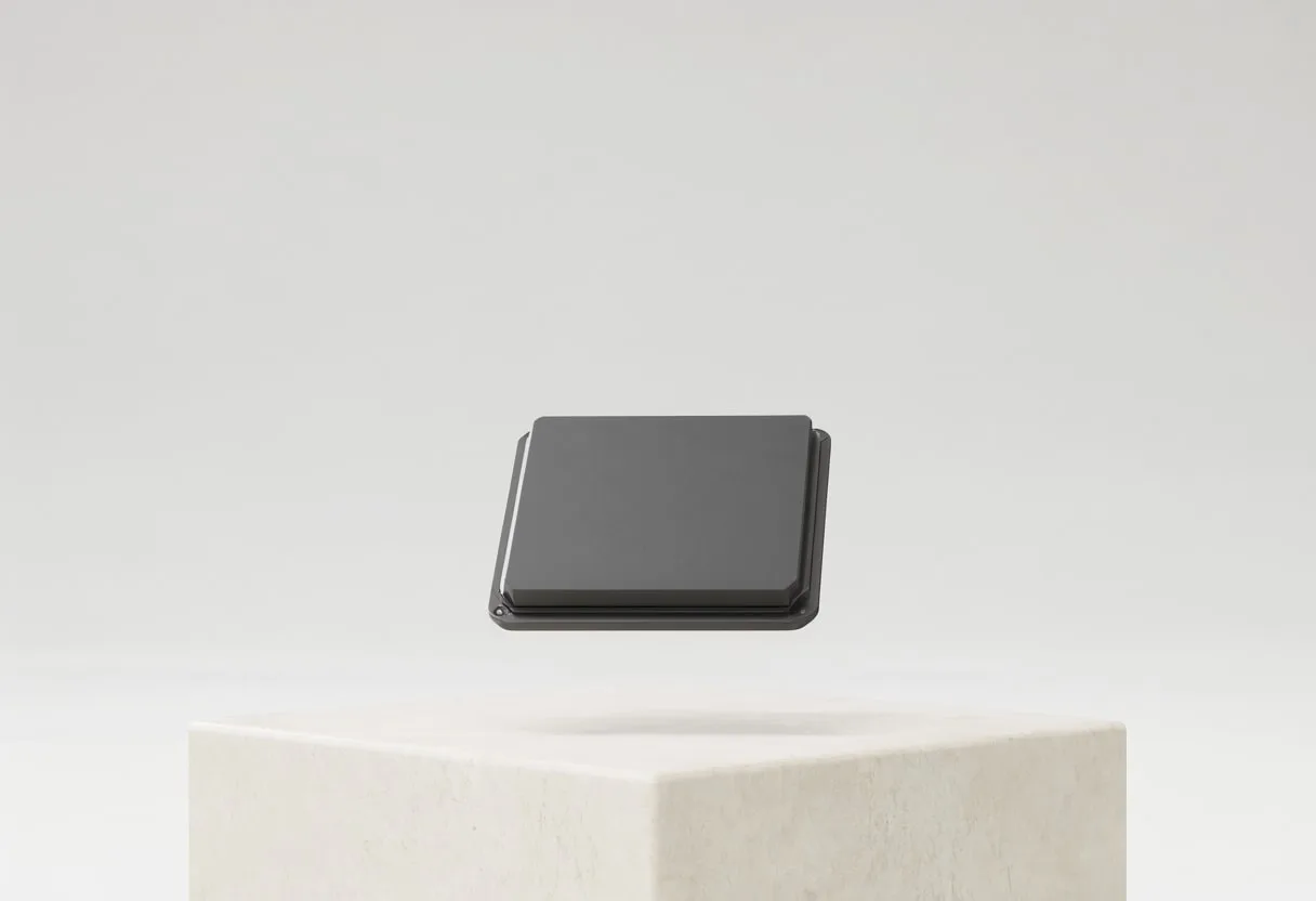 3D Minimal Microchip on a Plinth