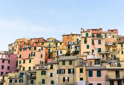 หมู่บ้าน Cinque Terre เมื่อพระอาทิตย์ขึ้น