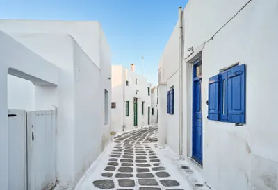 Mykonos White Alley เมื่อพระอาทิตย์ขึ้น