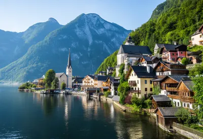 ริมทะเลสาบ Hallstatt เมื่อพระอาทิตย์ขึ้น