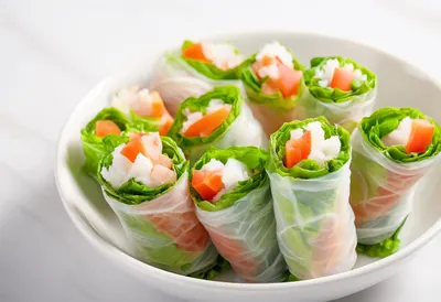 Vietnamese Goi cuon rolls